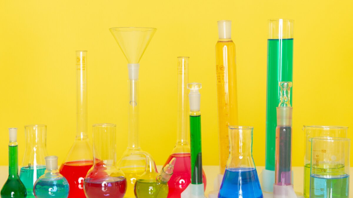 RINNOVATO IL CCNL CHIMICI PMI 